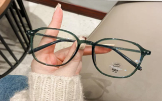  ,延吉大明眼镜是一家什么规模的眼镜店？
